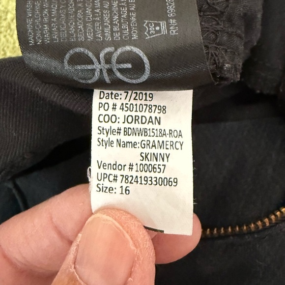 Nine West Jeans Lightweight Womens Sz 16 "Gramercy Skinny" Black Geo Patterned - Picture 4 of 7